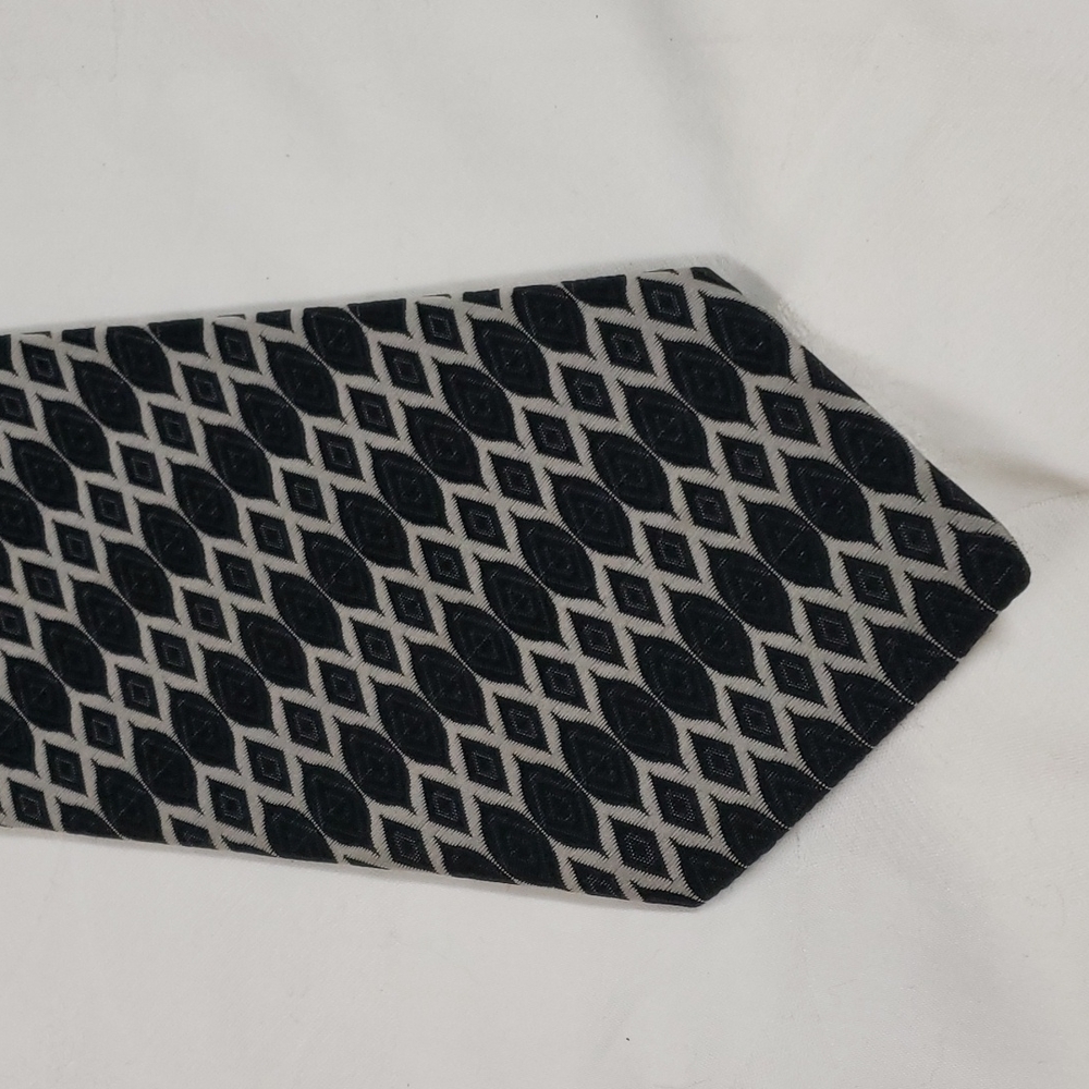 Vintage Wemlon by Wembley Vertical Diamond Patterned Stripes 4" Wide Necktie - Picture 8 of 10